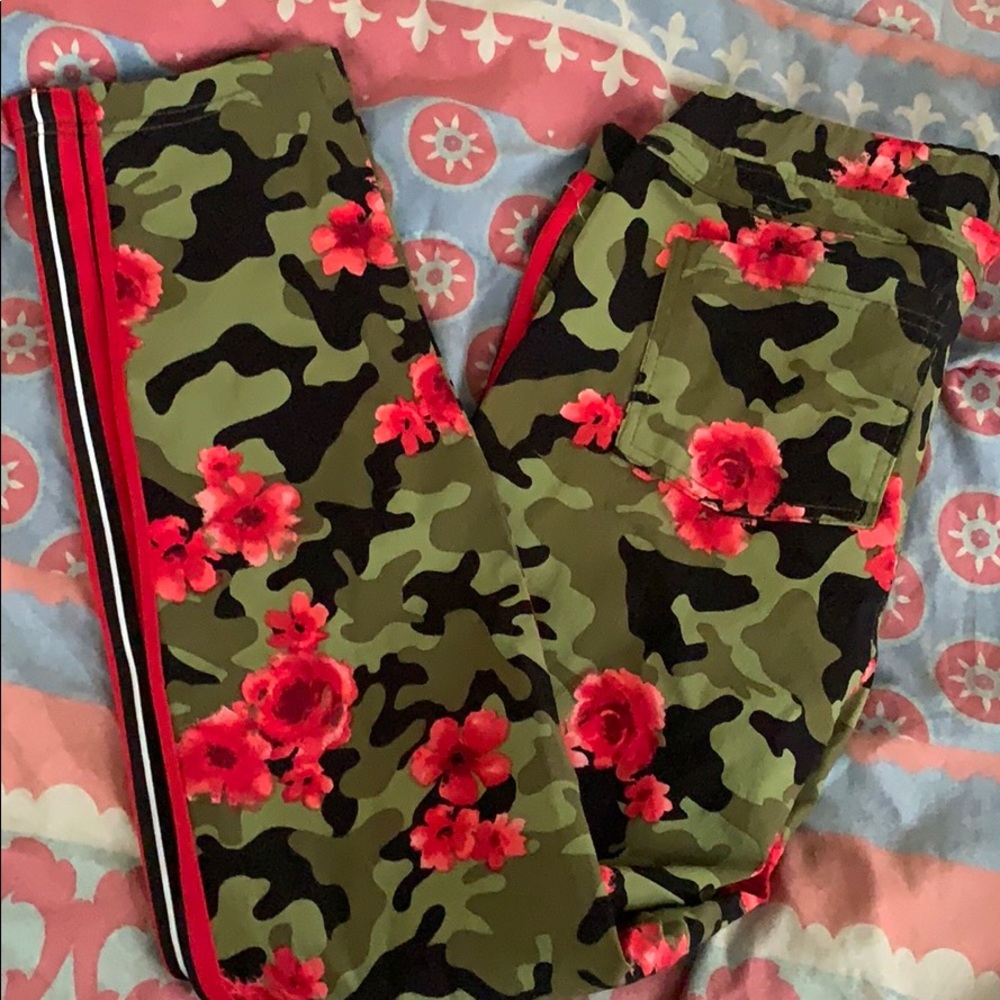 Long pants - Picture 3 of 3